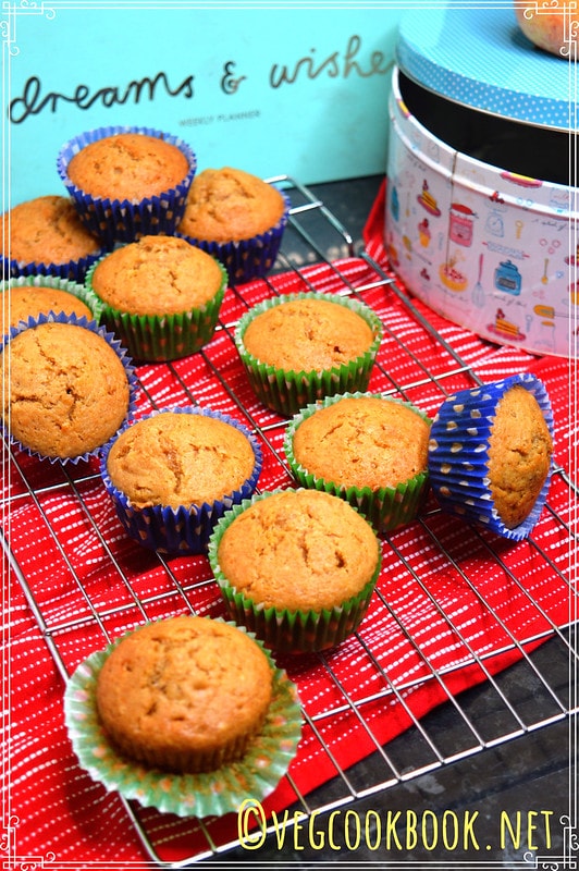 Apple Cupcakes [Eggless]